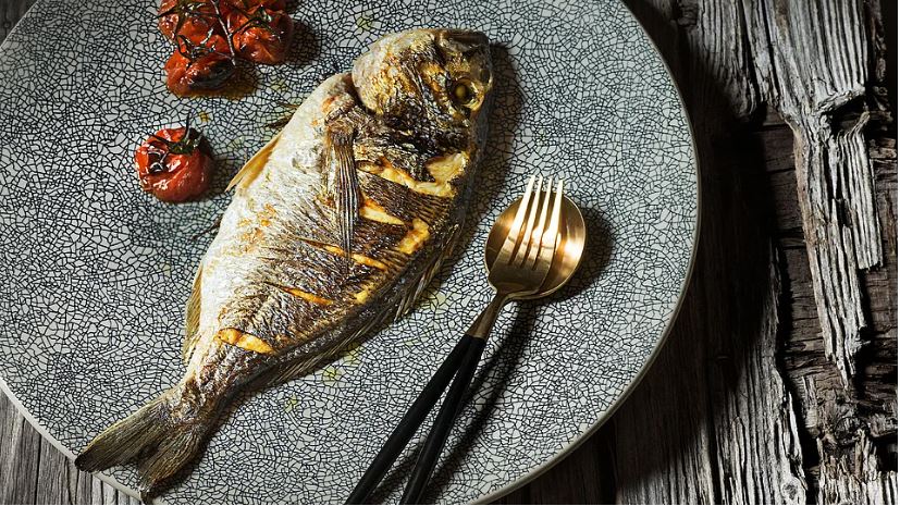 Bilde av en stekt fisk - Sunnere og smakfull mat med kombi-dampovn