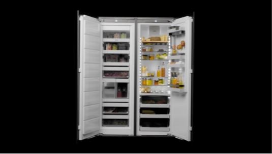 Bilde av åpnede kjøleskap og fryseskap i en BORA Cool side by side løsning